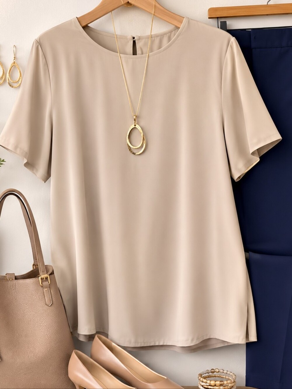 Investments 18W Taupe Beige Short Sleeve Blouse Minimalist Career Top